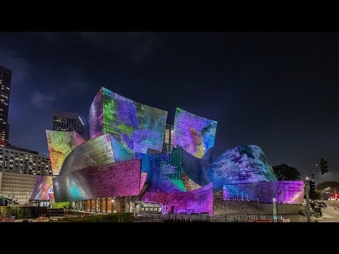 Frank Gehry&#039;s Walt Disney Concert Hall illuminates with dream-like visuals
