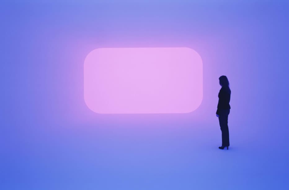 Drake’s music video for ‘Hotline Bling’ references James Turrell.