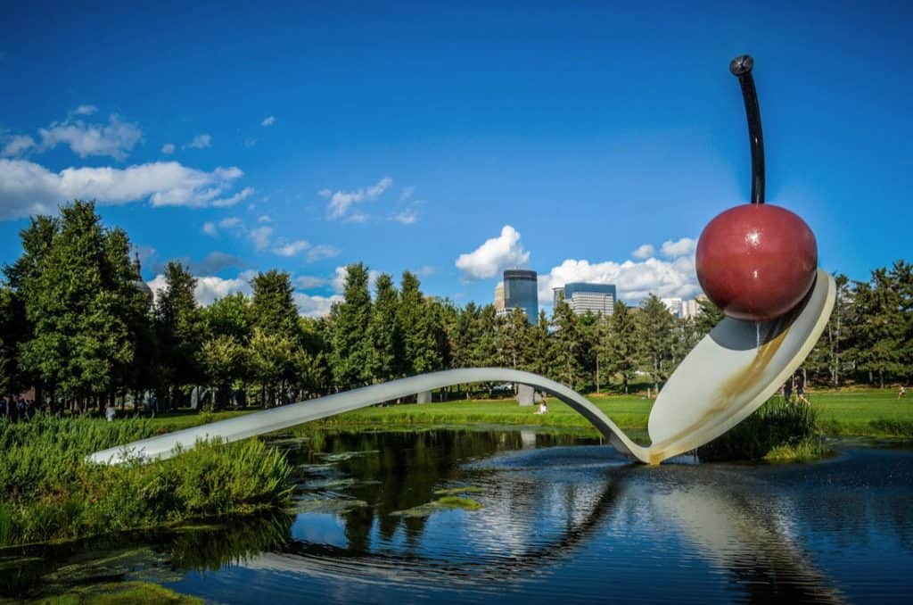 Claes Oldenburg, Spoonbridge and Cherry, TK.