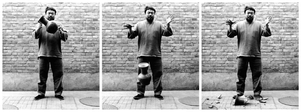 Ai Weiwei - Dropping a Han Dynasty Urn, 1995