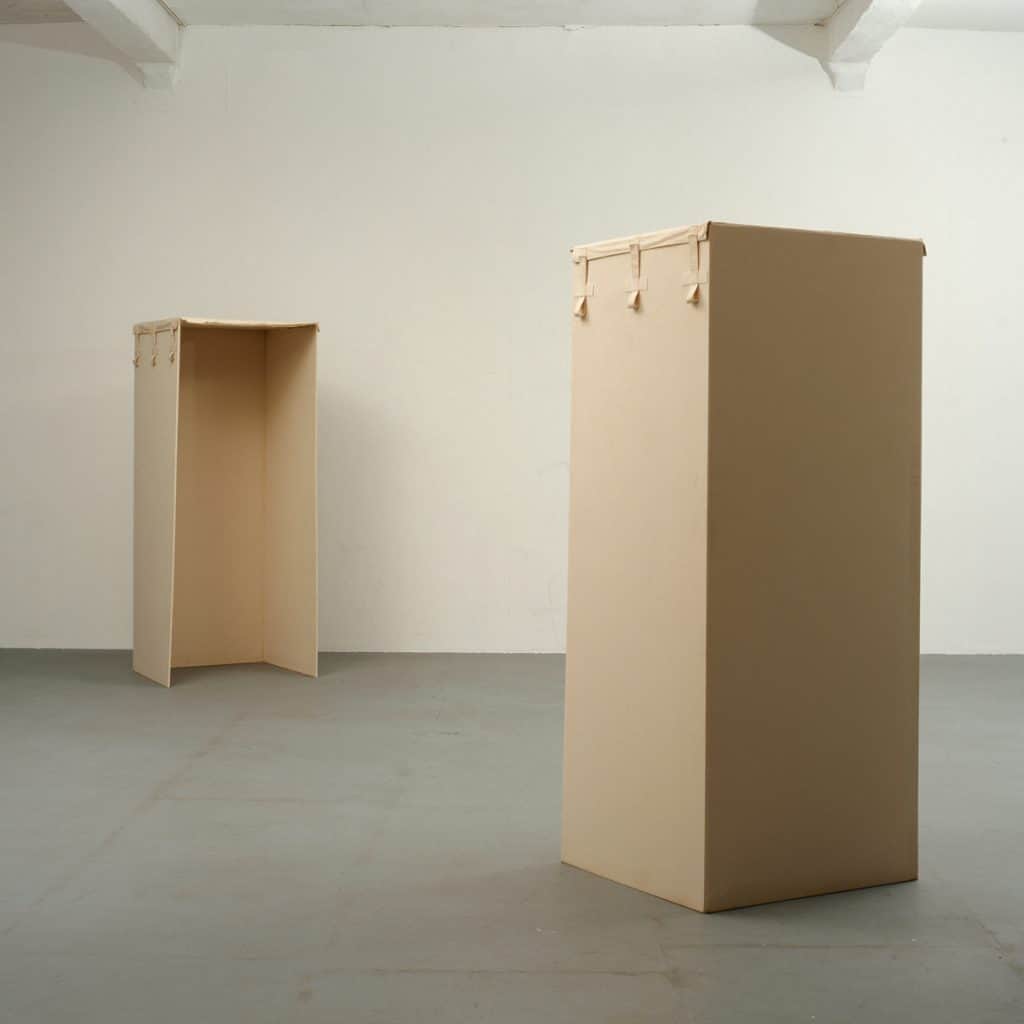 Laurent Fiévet collection. Franz Erhard Walther Zwei Boxen, Gabenüber (1971)