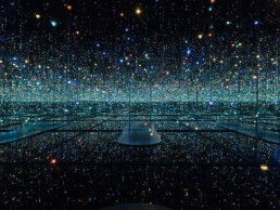 Yayoi Kusama, Infinity Mirrored Room – The Souls of Millions of Light Years Away.