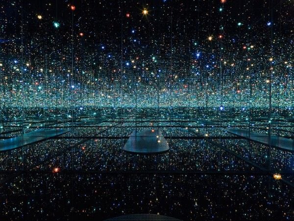 Yayoi Kusama, Infinity Mirrored Room – The Souls of Millions of Light Years Away.
