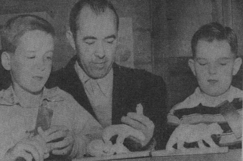 Don Van Vliet sculpting with Agostinho Rodriguez at age 10