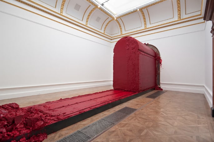 Anish Kapoor pigment piece installation view