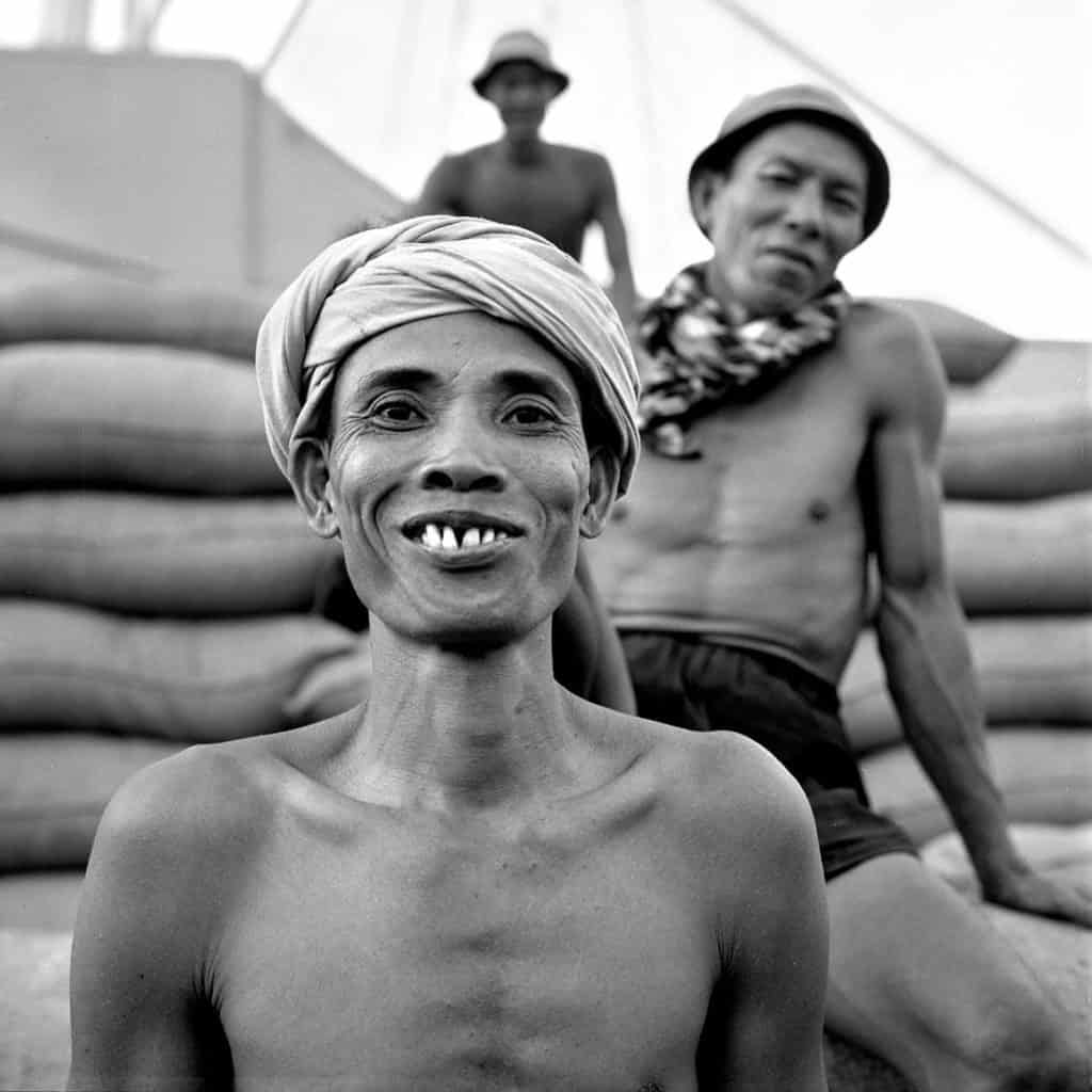 Saigon, Vietnam (1959). Photo by Vivian Maier.