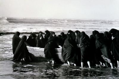 Video still from Rapture by Shirin Neshat