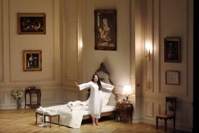 Marina Abramović reenacts the last moments of Maria Callas' life. 