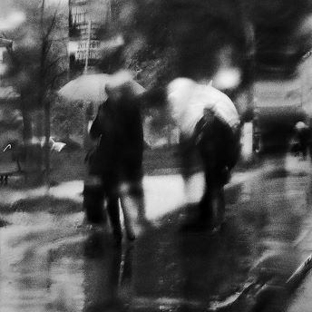 Olga Karlovac, When the Rain Comes, example of impressionist urban landscape photography