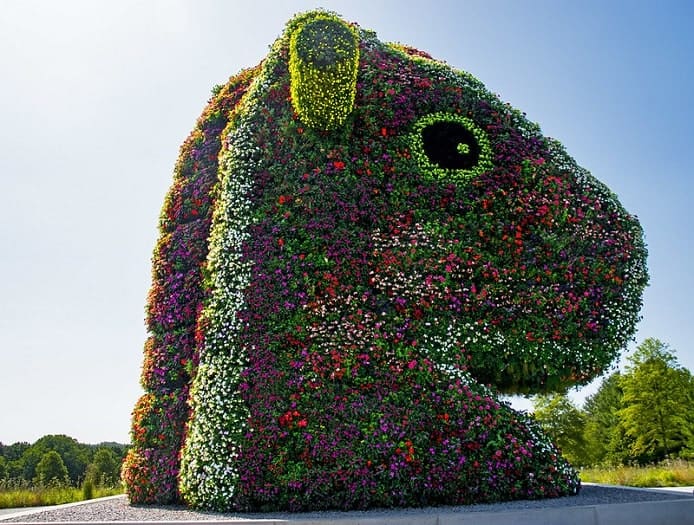Monumental flower sculpture by Jeff Koons titled Split-Rocker